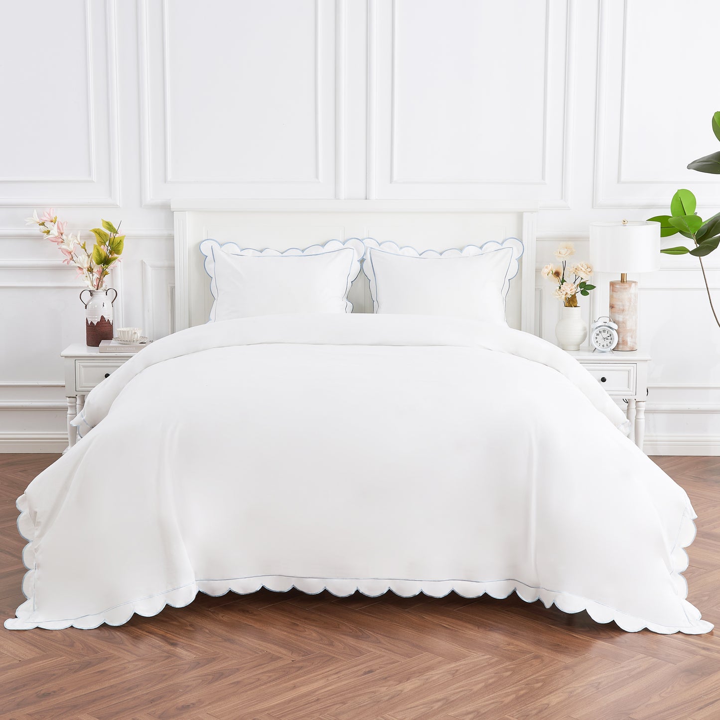 Scallop Frame Embroidered Cotton Percale Duvet Set