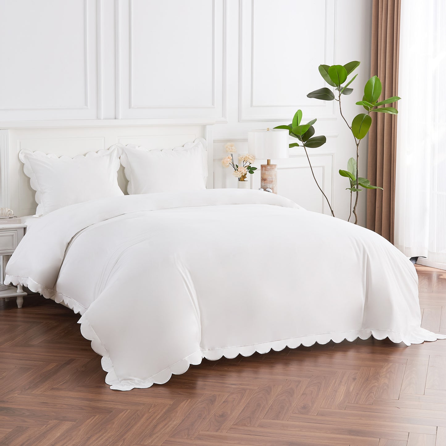 Scallop Frame Embroidered Cotton Percale Duvet Set